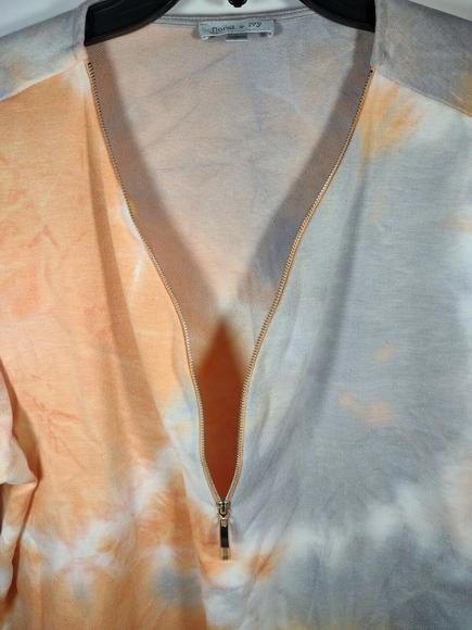 Floral & Ivy Women's Size Large V-Neck 3/4 Zip Top Long Sleeve Gray/Orange - Picture 2 of 4